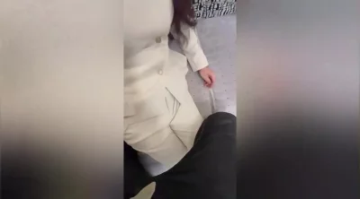 去女同事家做客没想到他这么骚